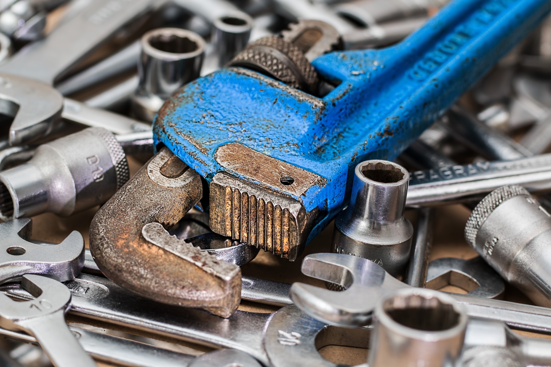 A wrench with spanners.